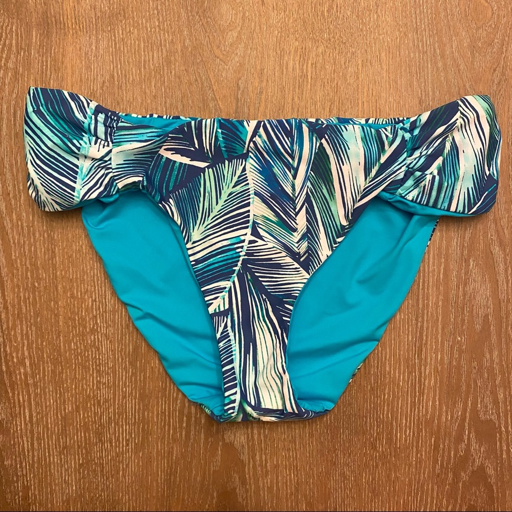 LA BLANCA Reversible Sketched Leaf Bikini Bottoms